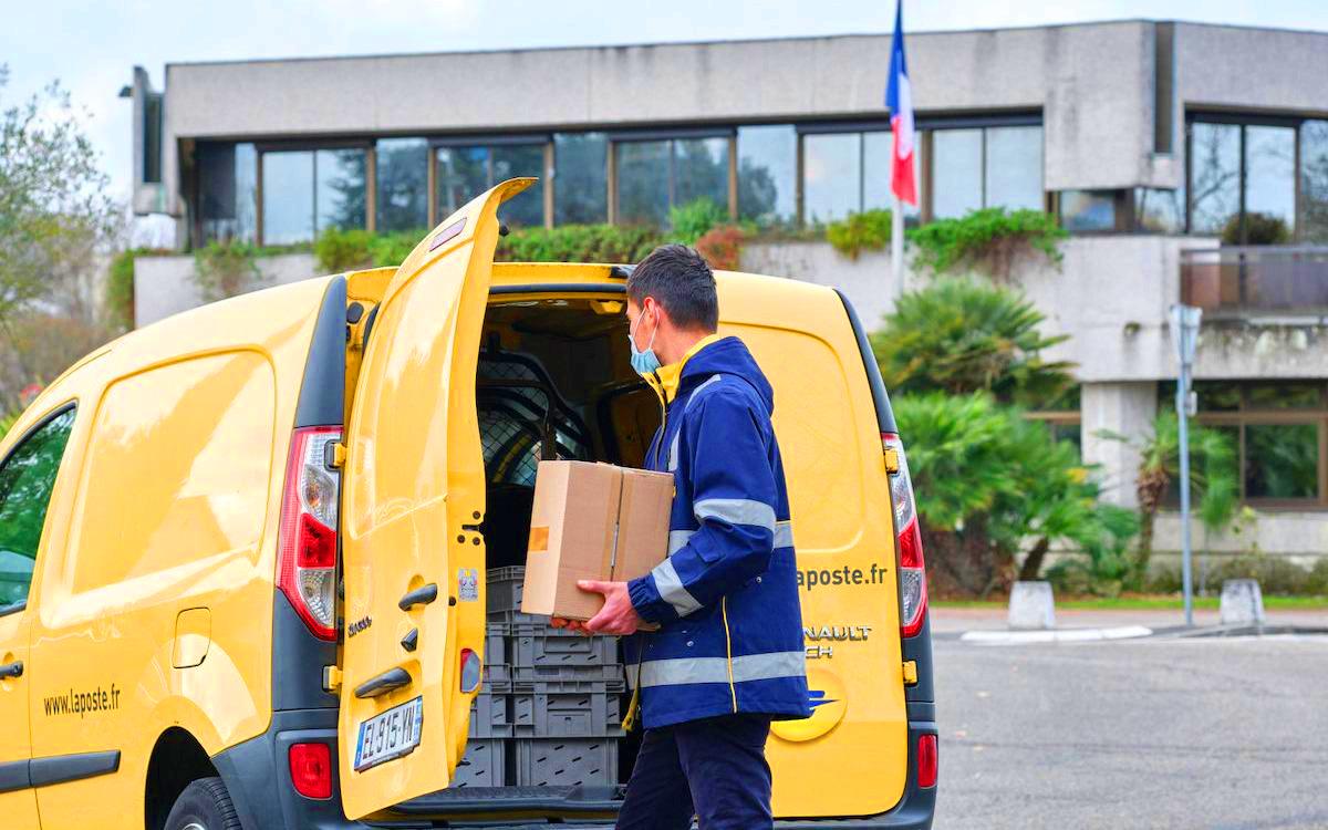 Dans cette ville française, la Poste stoppe la distribution du courrier à cause du traumatisme de ses facteurs