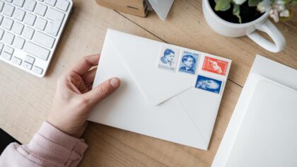Combien de timbre pour 100g ?