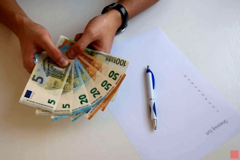 sfpf-pole-emploi-annonce-les-5-metiers-que-les-entreprises-ne-trouvent-pas-malgre-des-salaires-a-plu